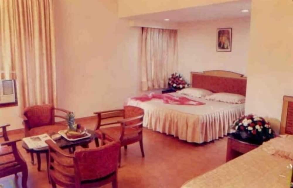 Фото Hotel Basant Residency