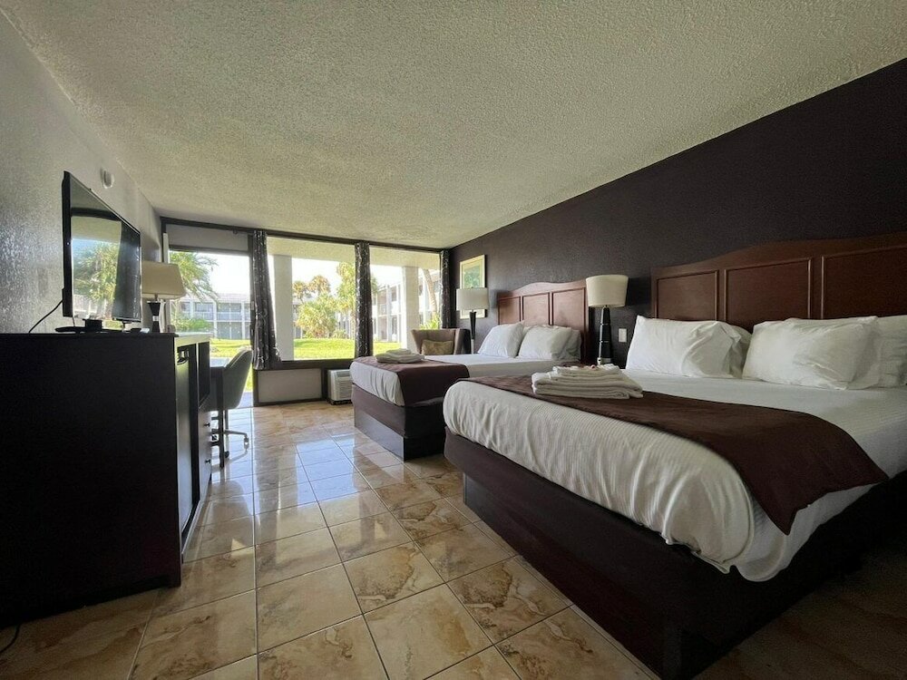 Фото The Heritage Park Inn