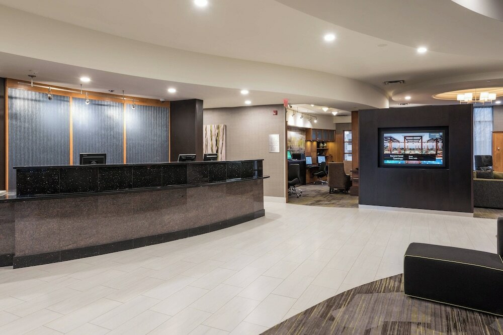 Фото Courtyard by Marriott Toronto Vaughan