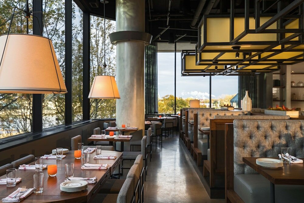 Фото Renaissance Toledo Downtown Hotel