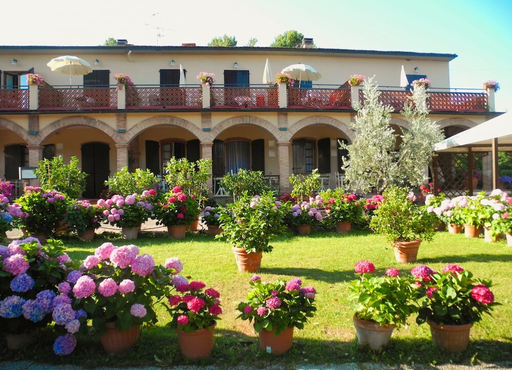 Фото Hotel Le Renaie