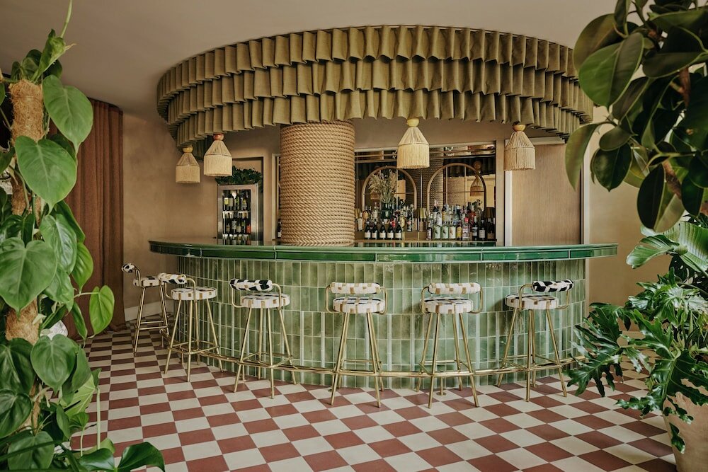 Фото Ember Locke Kensington