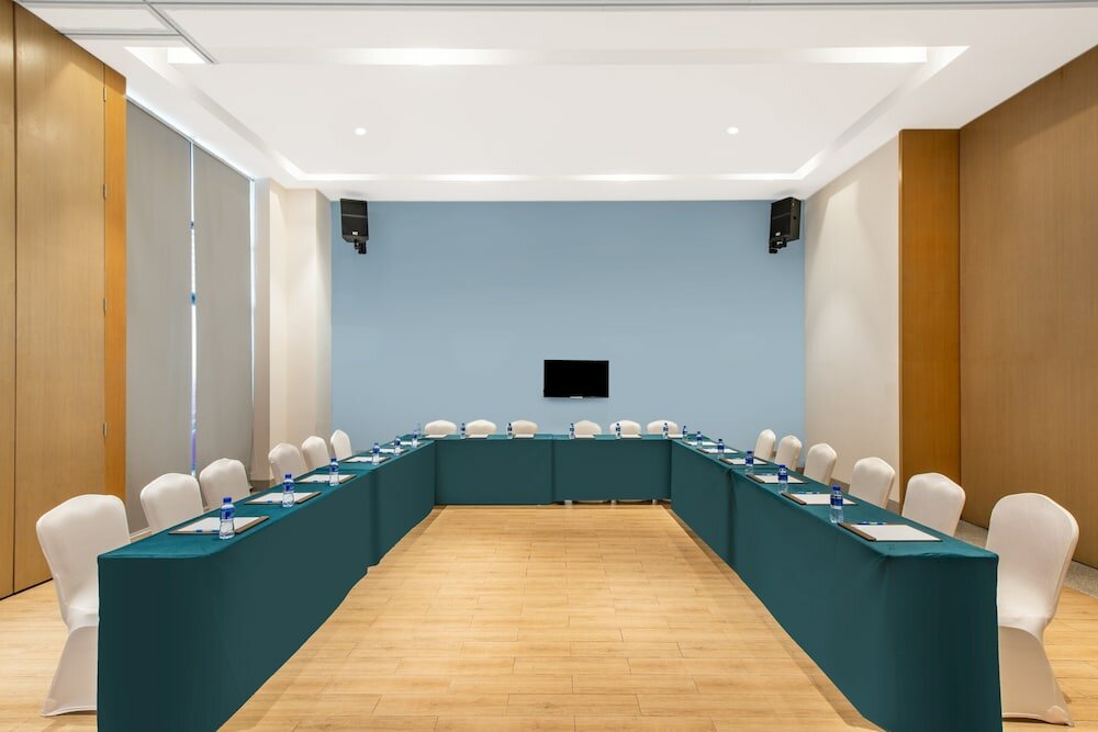 Фото Holiday Inn Express Haikou West Coast, an Ihg Hotel