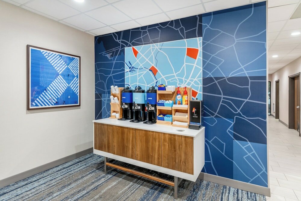 Фото Holiday Inn Express Hotel & Suites - Cheyenne, an Ihg Hotel