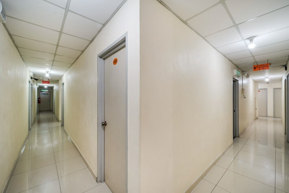 Фото Oyo 301 River Inn Hotel