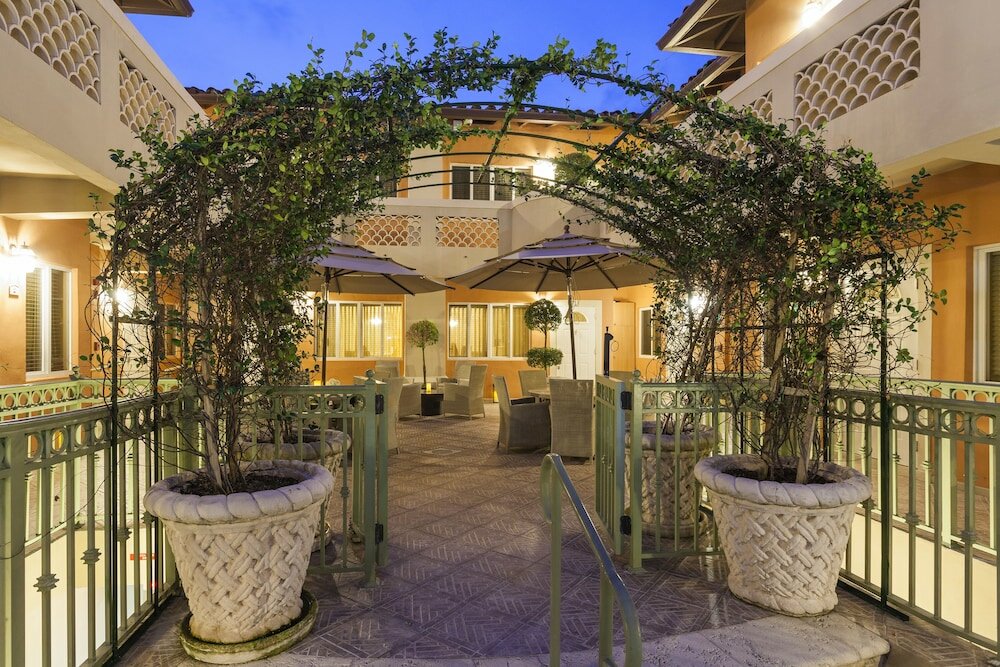 Фото Sun Harbour Boutique Hotel