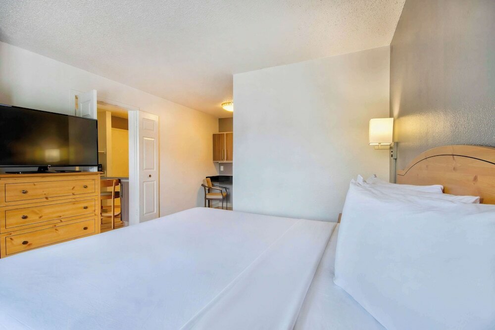 Фото Studio 6 San Antonio, Tx - Six Flags