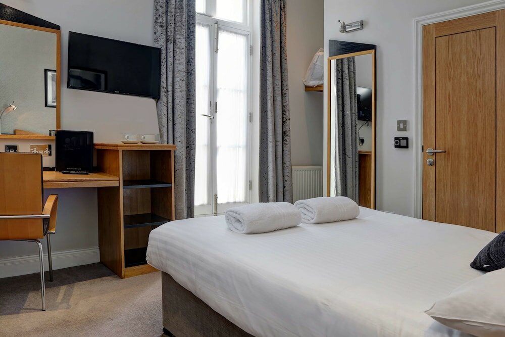 Фото Best Western Buckingham Palace Rd