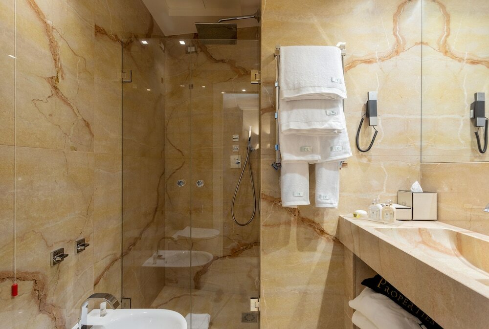 Фото Grand Hotel Des Ètrangers