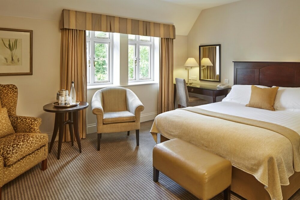 Фото Macdonald Frimley Hall Hotel and SPA