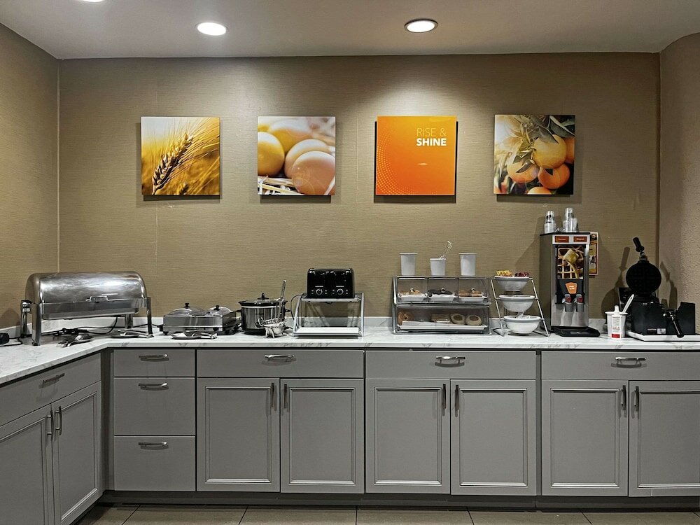 Фото Comfort Suites Peoria Sports Complex