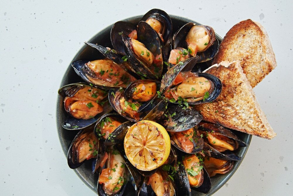 Фото Delta Hotels Calgary Airport In Terminal