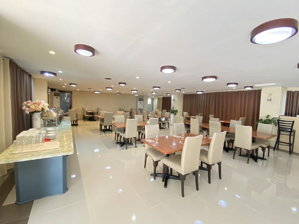 Фото Arzo Hotel Manila