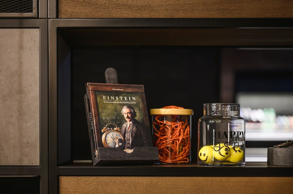 Фото Moxy Dresden Neustadt