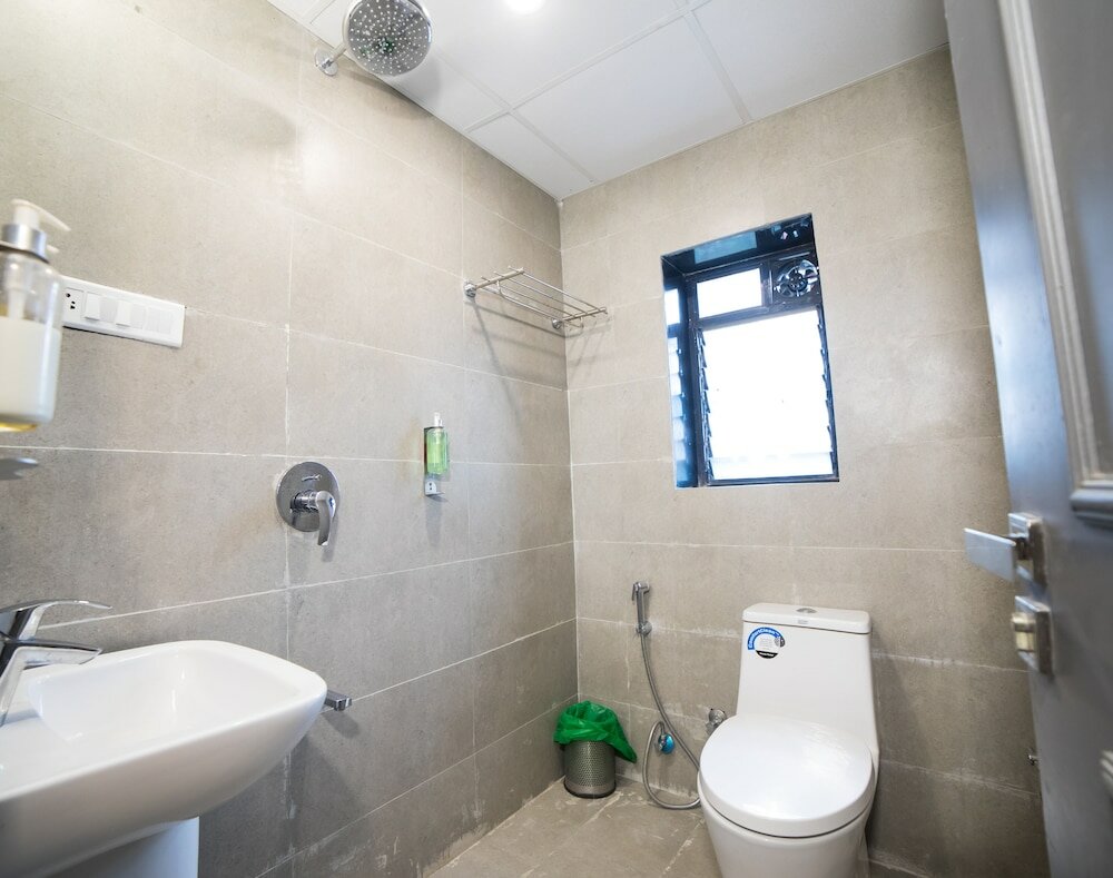 Фото Hotel Highway Residency