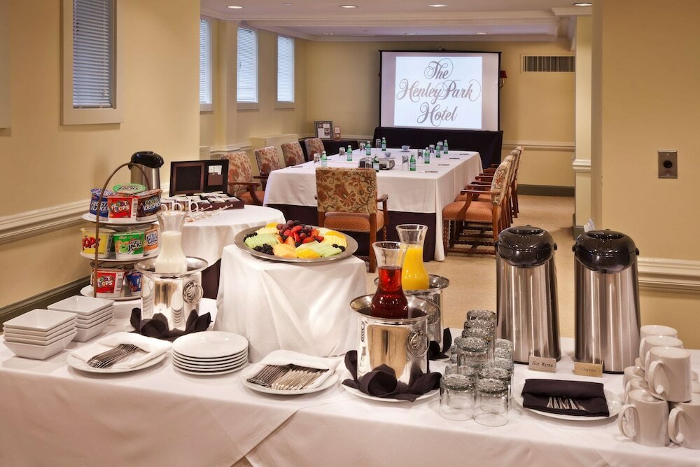 Фото The Henley Park Hotel