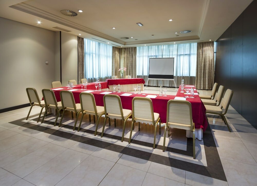 Фото Exe Oviedo Centro