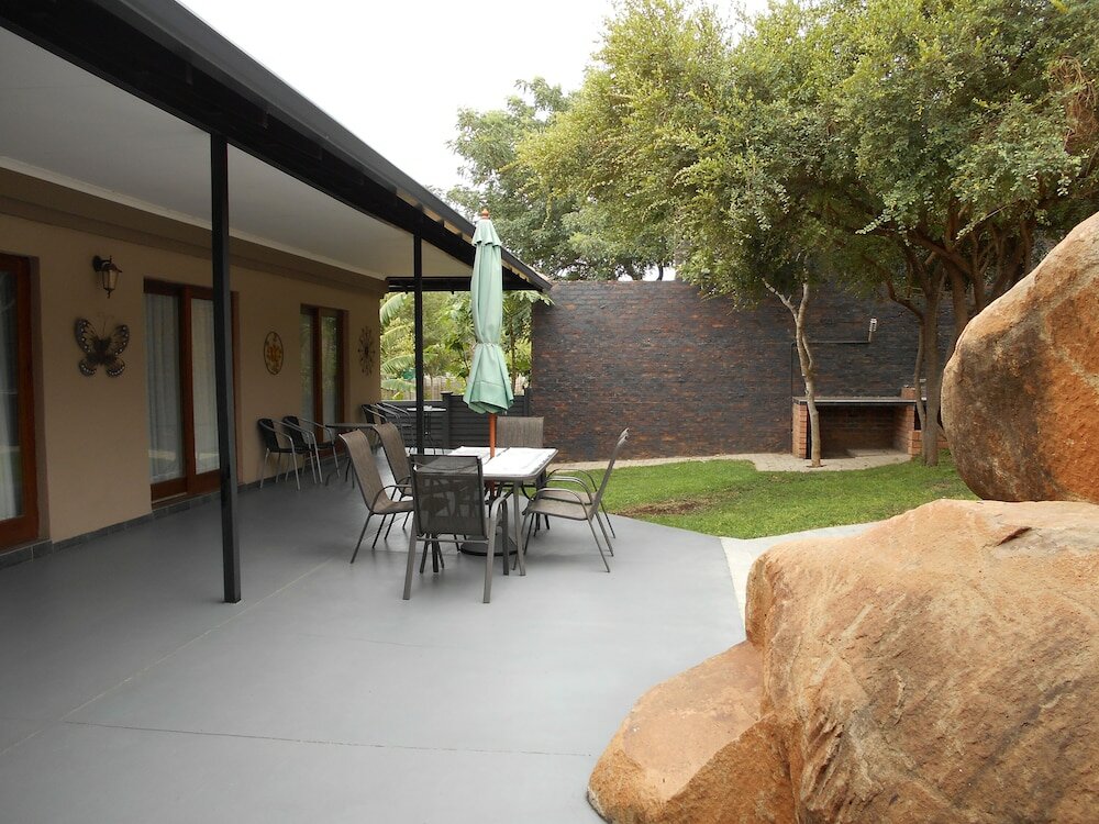 Фото Meerkat Manor