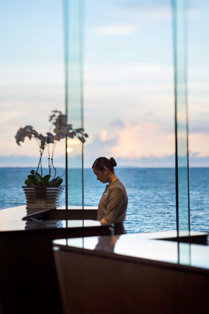 Фото Conrad Manila