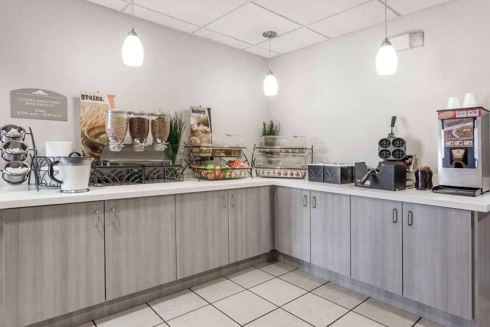 Фото Microtel Inn & Suites by Wyndham Modesto Ceres