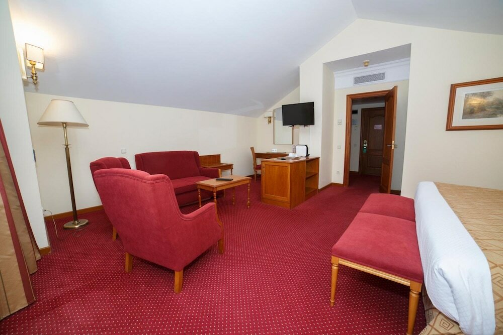 Фото Hotel Hoyuela