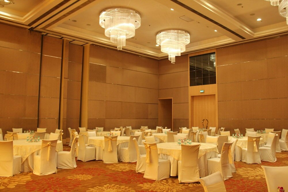 Фото Courtyard by Marriott Bhopal