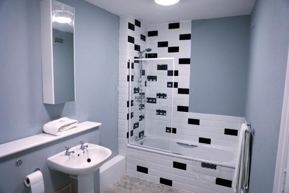 Фото The White Horse