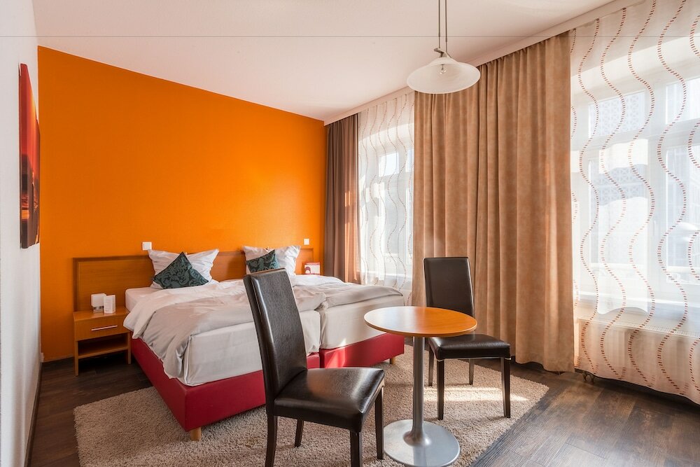 Фото отеля 2