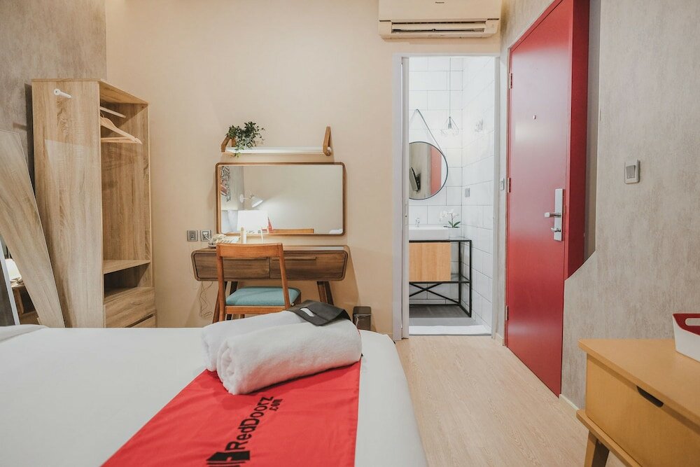 Фото RedDoorz Plus @ Thamrin