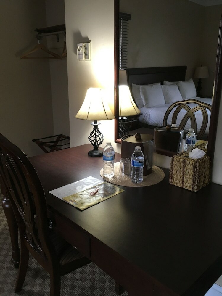 Фото Colts Neck Inn Hotel