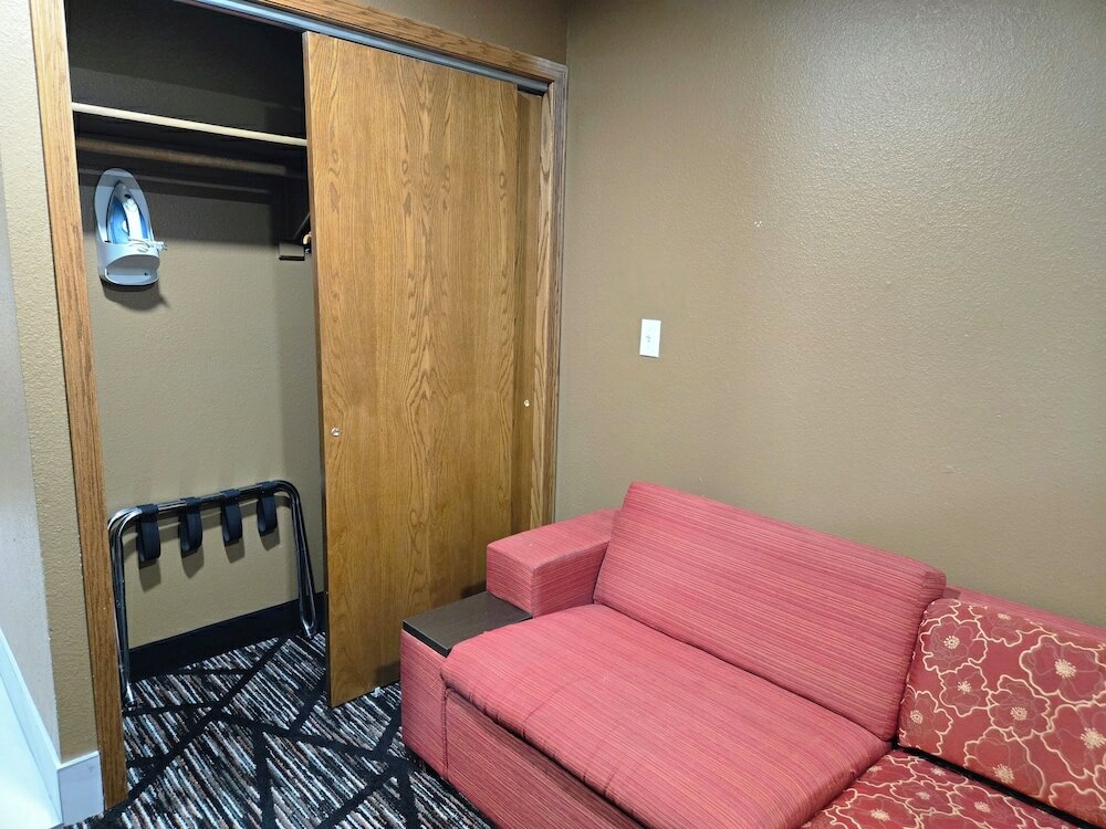 Фото Town House Extended Stay Hotel Downtown