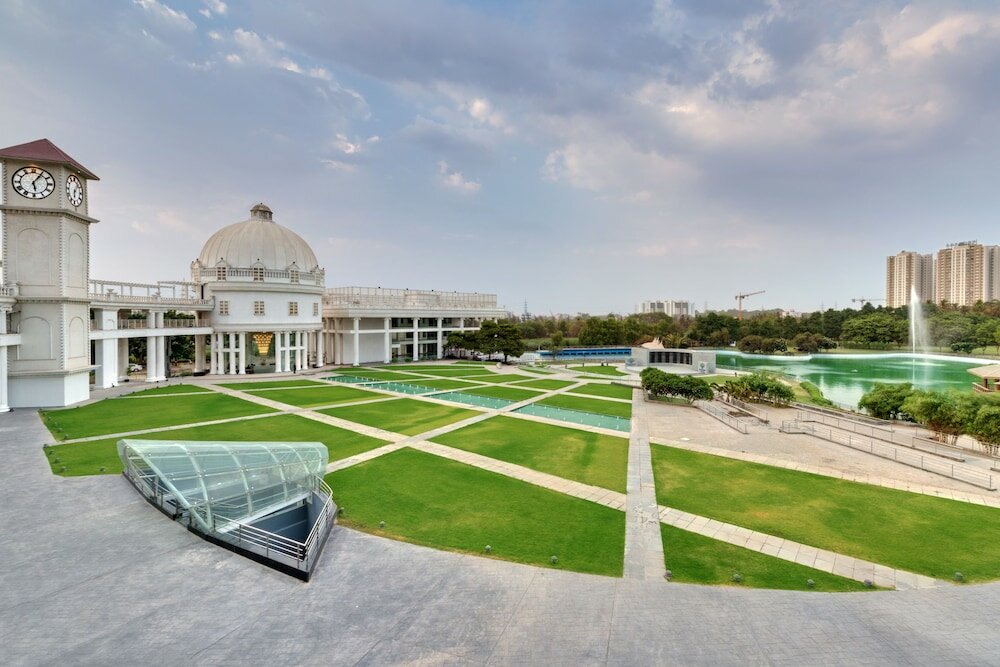 Фото Amanora The Fern Hotels & Club