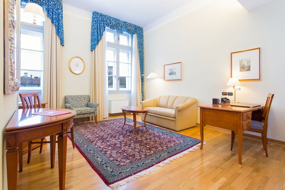 Фото Grand Hotel Entourage Palazzo Strassoldo