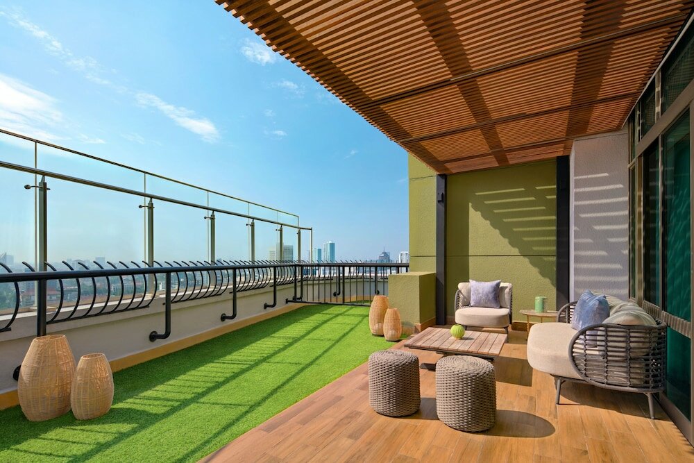 Фото Sheraton Surabaya Hotel and Towers