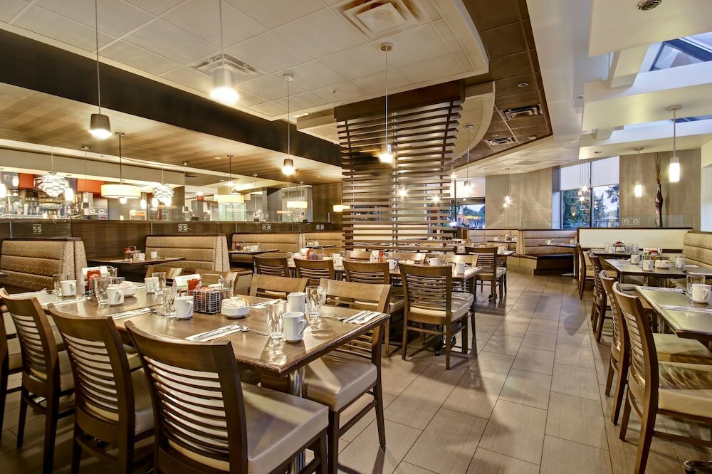 Фото Holiday Inn & Suites Windsor Ambassador Bridge, an Ihg Hotel