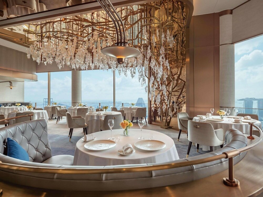 Фото Swissotel The Stamford, Singapore