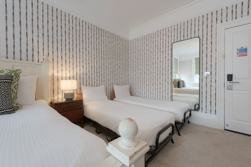 Фото Stattons Hotel & Restaurant