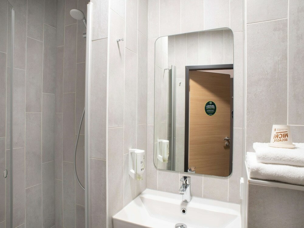 Фото B&b Hotel Schwerin-Süd