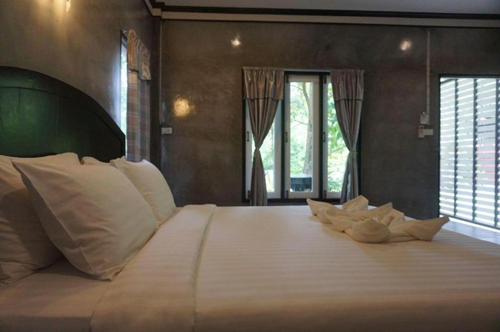 Фото V Valley Resort