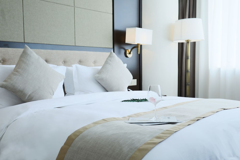 Фото Hundred Hotel