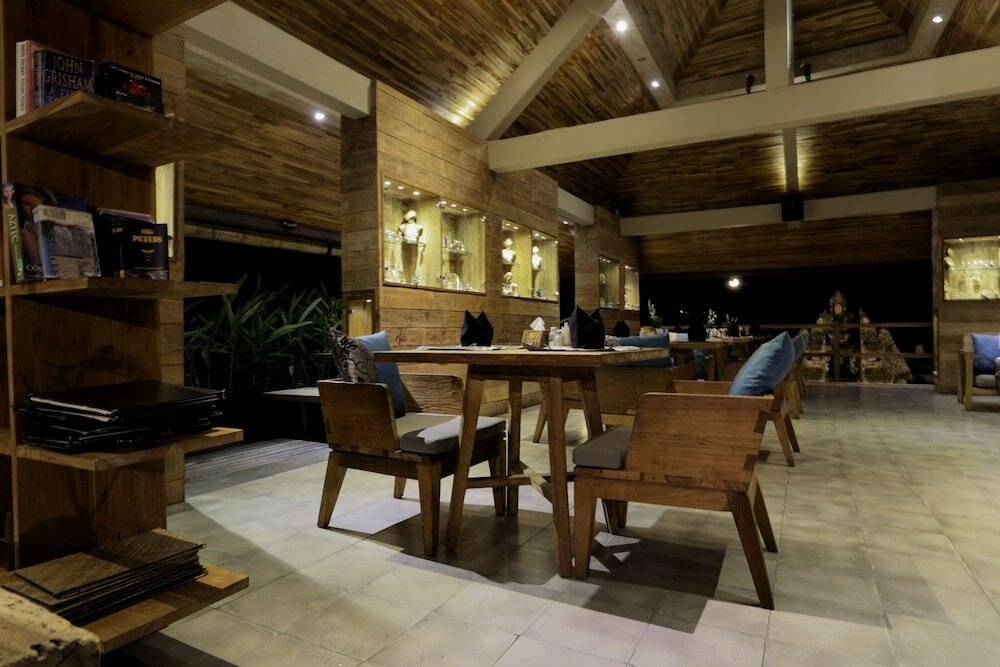 Фото Sri Ratih Cottages