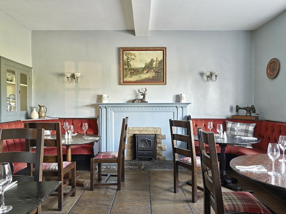 Фото Tennant Arms Hotel