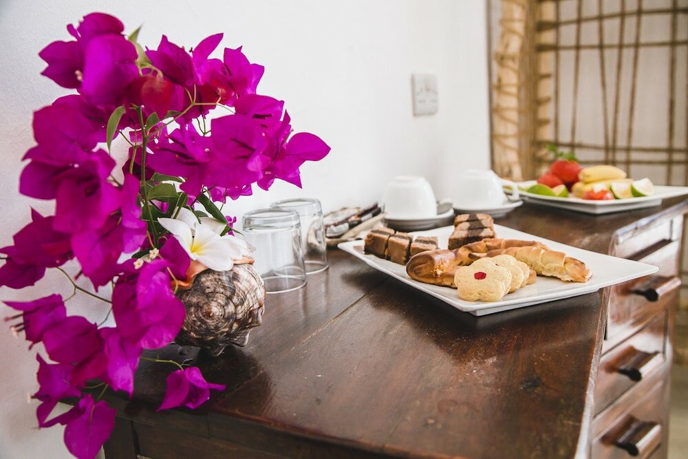 Фото Moonshine Uroa Boutique Hotel