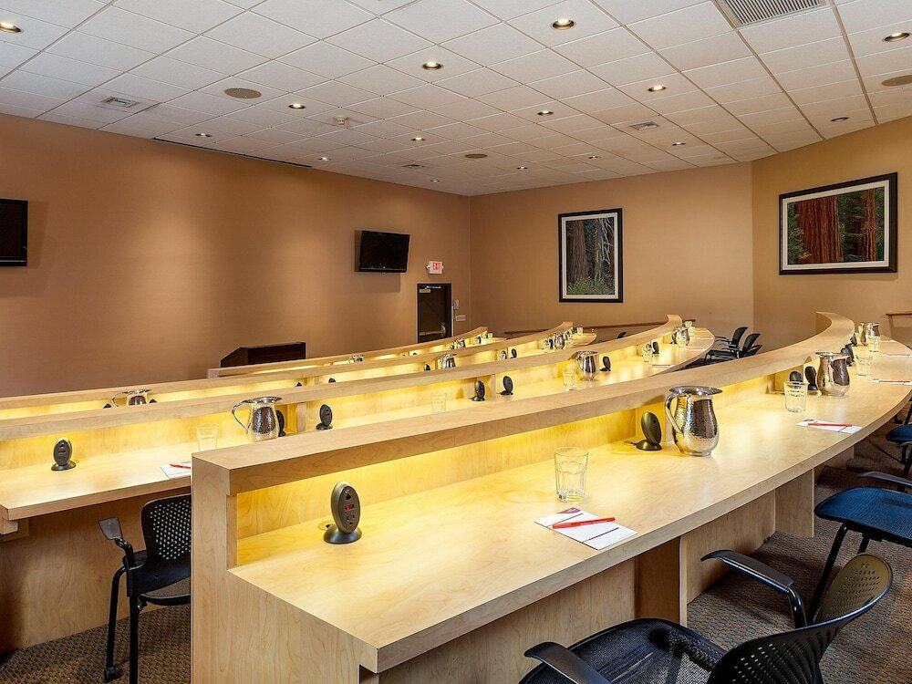 Фото Concord Plaza Hotel