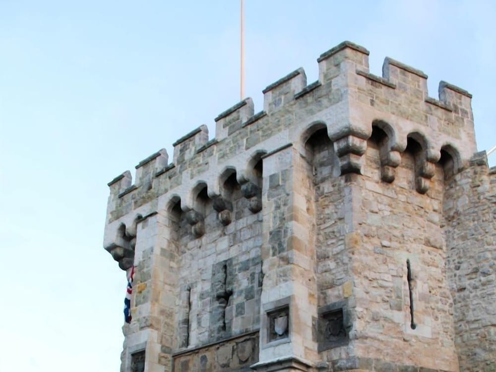 Фото Beddoe Apartments