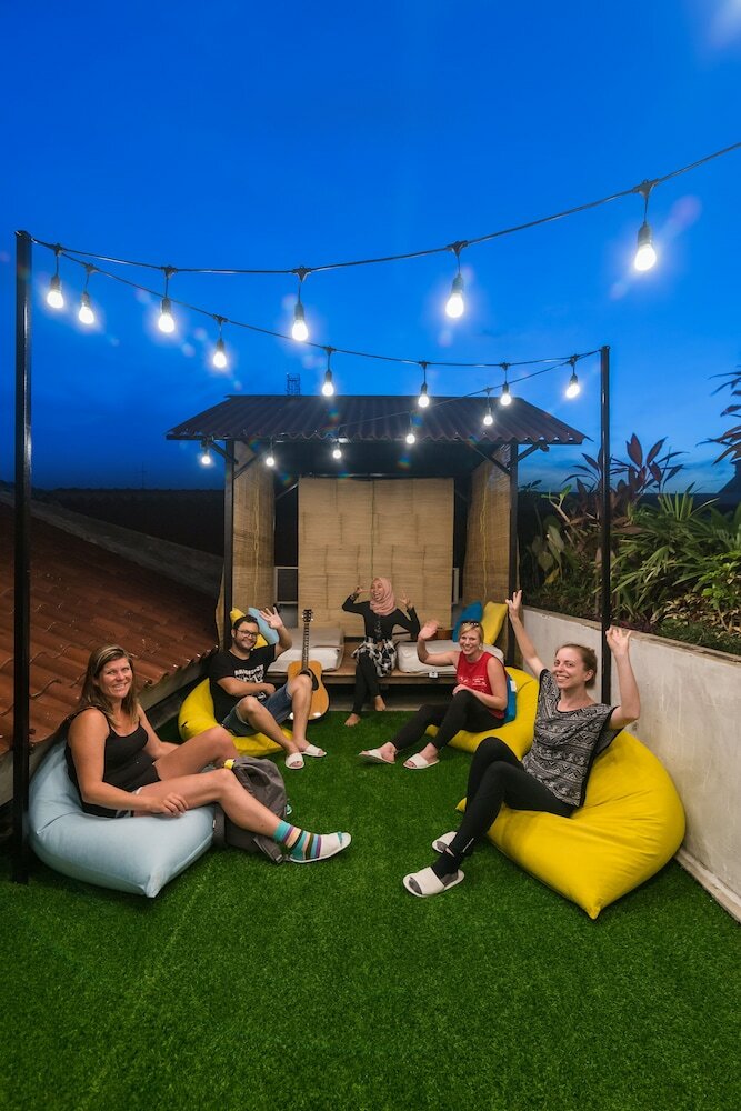 Фото Wonderloft Hostel