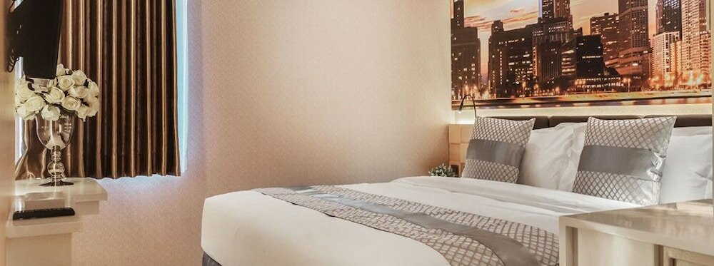 Фото Grand Viveana Hotel