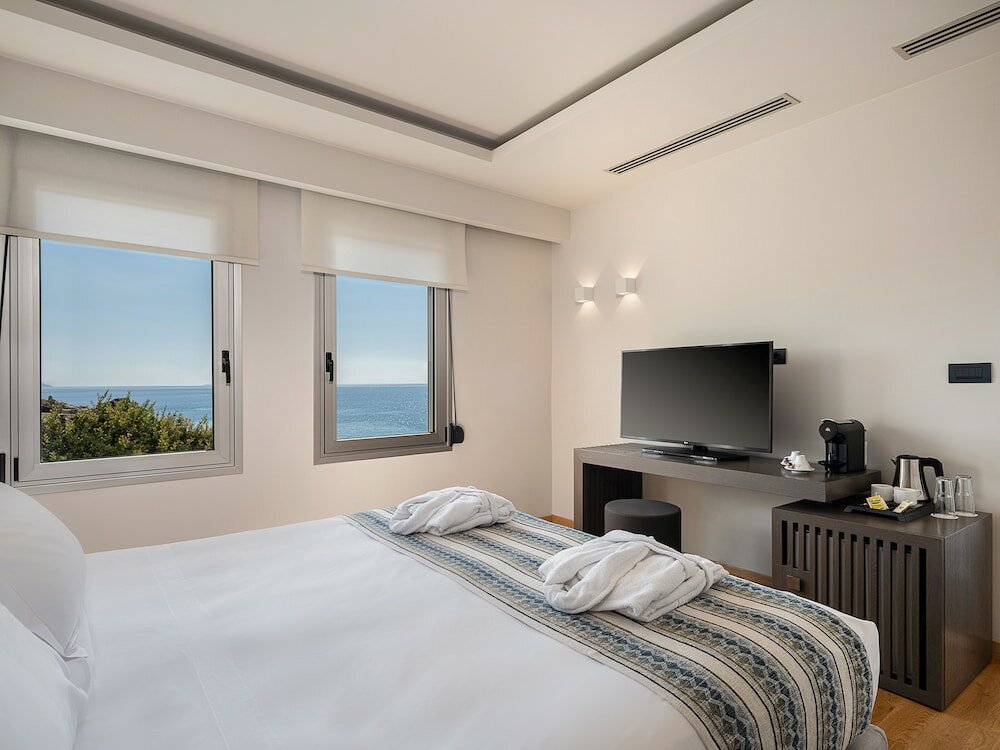 Фото Kakkos Beach Hotel - Adults Only