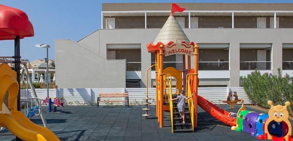 Фото Pelagos Suites Hotel & SPA