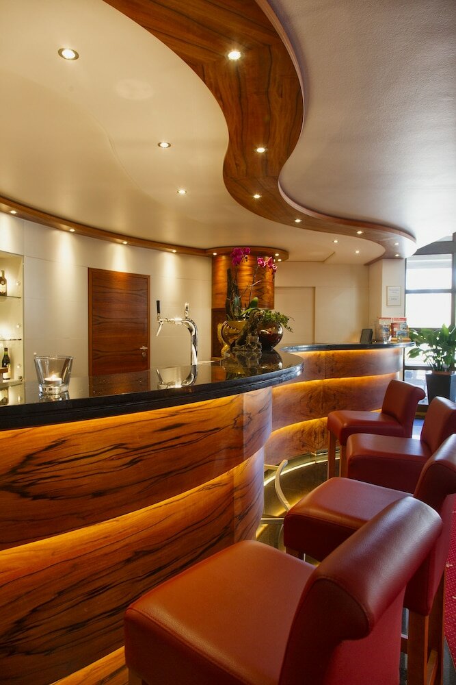 Фото Invite Hotel Löwen Freiburg